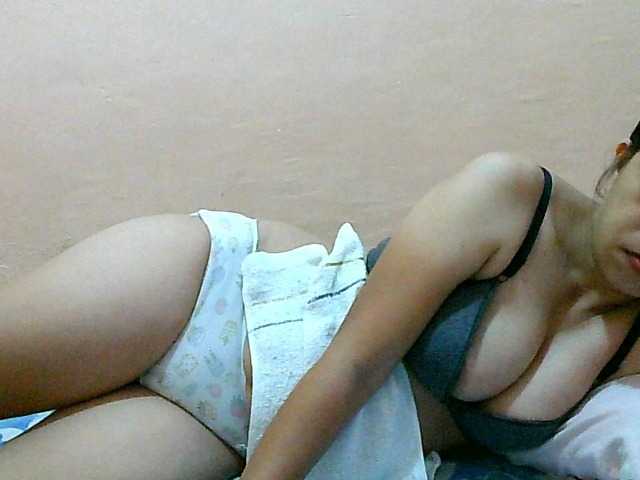Preview of yummyflirttits69