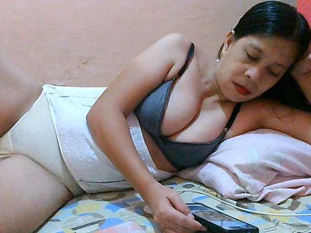 Yummyflirttits69 live cam on BongaCams
