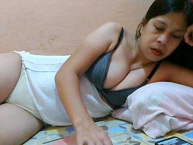 Yummyflirttits69 live cam on BongaCams