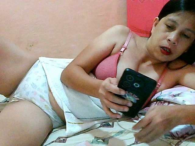Yummyflirttits69 live cam on BongaCams