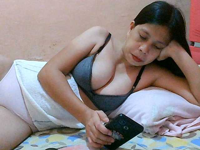 Yummyflirttits69 live cam on BongaCams