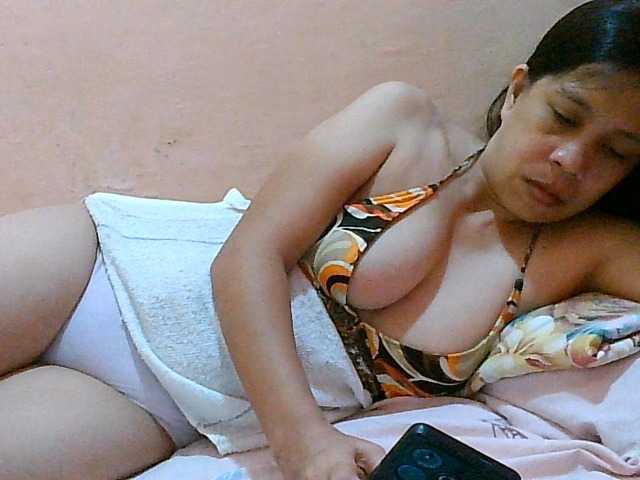 Yummyflirttits69 live cam preview