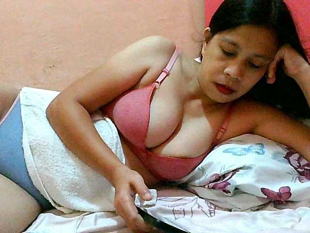 Yummyflirttits69 live cam on BongaCams