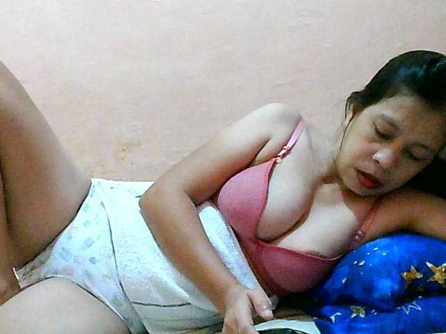 Yummyflirttits69 live cam on BongaCams