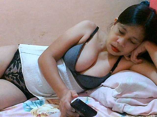 Yummyflirttits69 live cam on BongaCams
