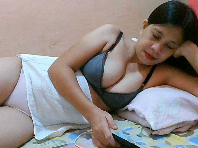 Yummyflirttits69 live cam on BongaCams