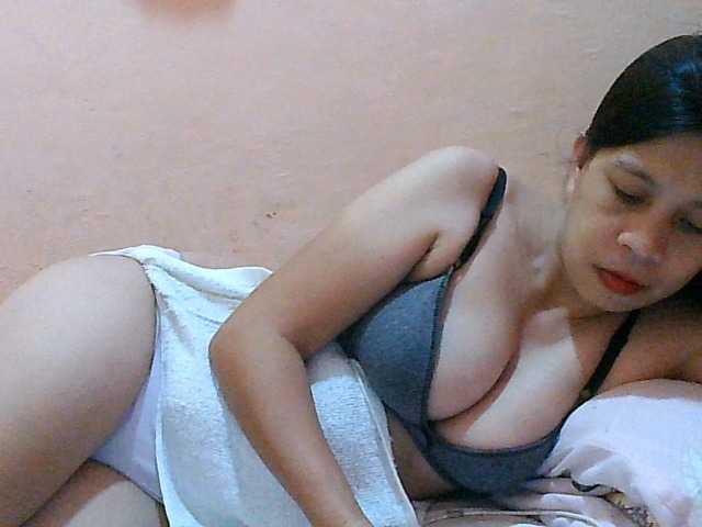 Yummyflirttits69 live cam on BongaCams