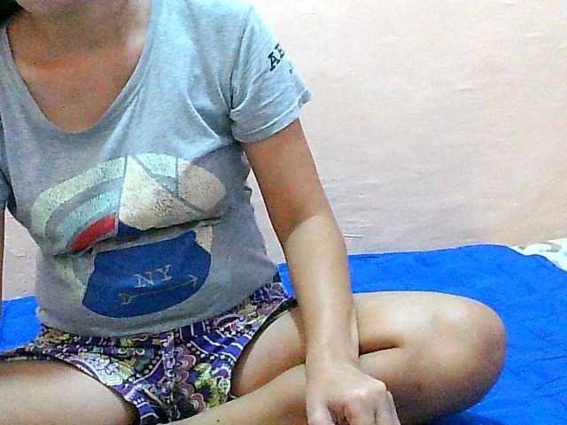Yummyflirttits69 live cam on BongaCams