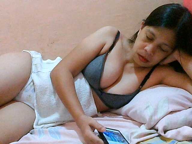 Yummyflirttits69 live cam on BongaCams
