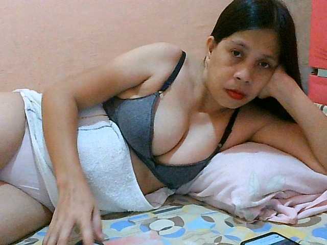 Yummyflirttits69 live cam on BongaCams