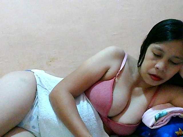 Yummyflirttits69 live cam on BongaCams