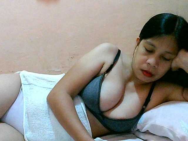 Yummyflirttits69 live cam on BongaCams