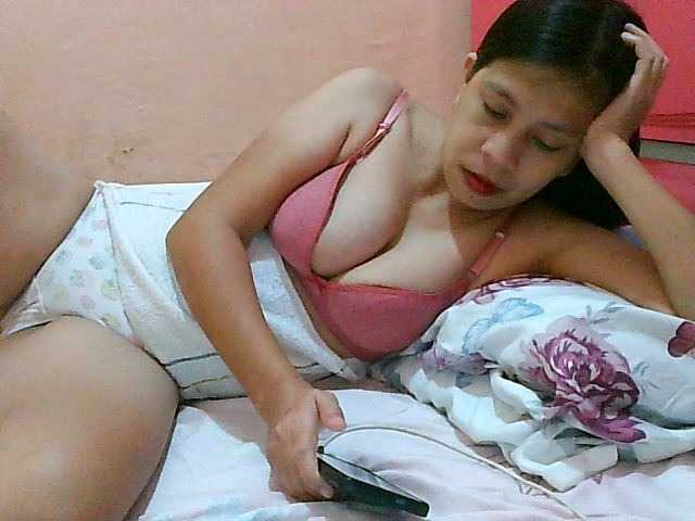 Yummyflirttits69 live cam on BongaCams