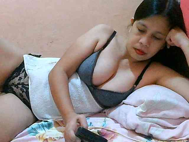 Yummyflirttits69 webcam