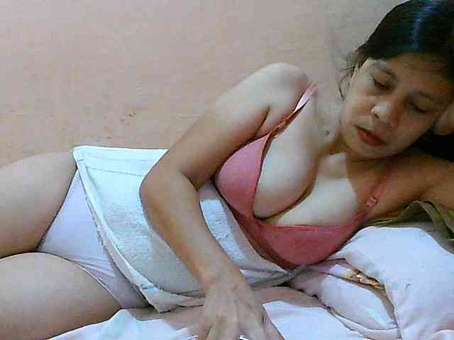 Yummyflirttits69