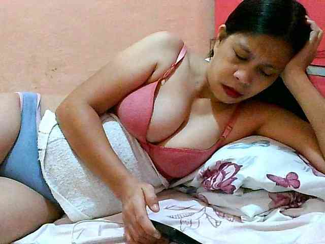 Yummyflirttits69 webcam
