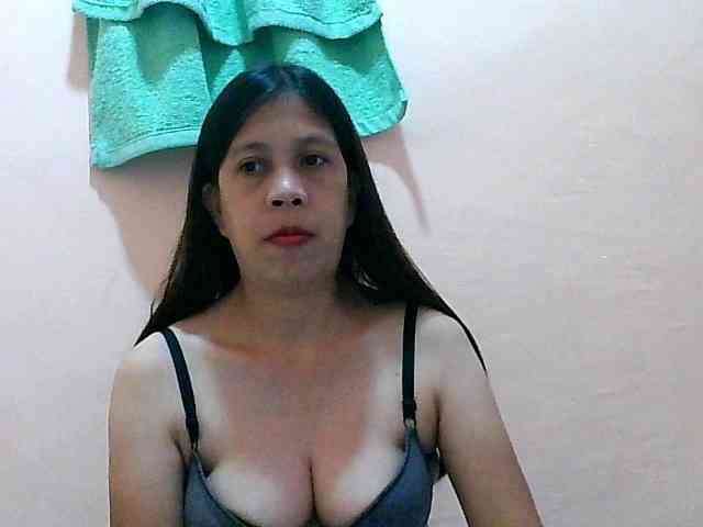 Yummyflirttits69 webcam