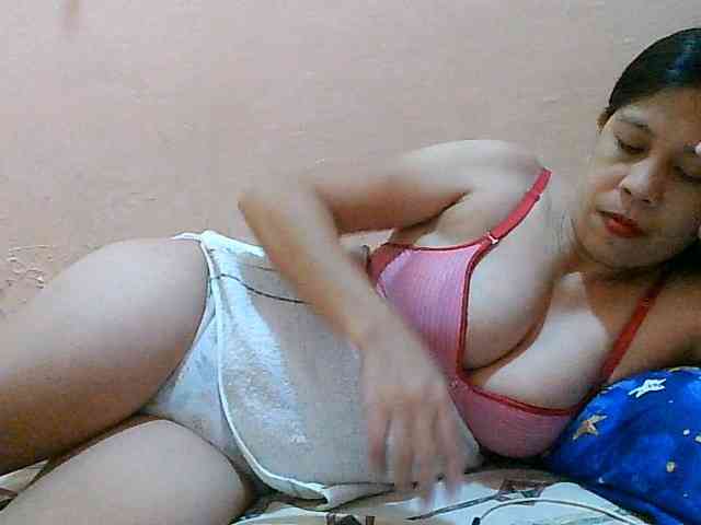 Yummyflirttits69 webcam