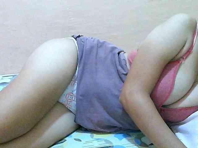 Yummyflirttits69 webcam