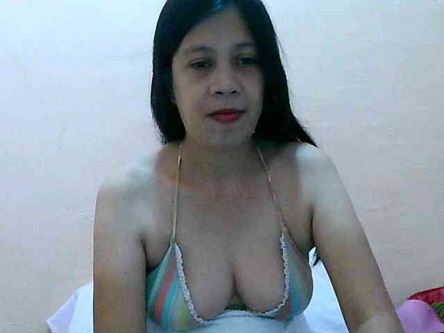 Yummyflirttits69 webcam