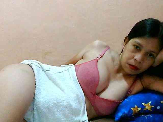 Yummyflirttits69 webcam