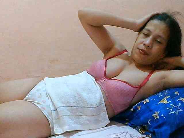 Yummyflirttits69 webcam