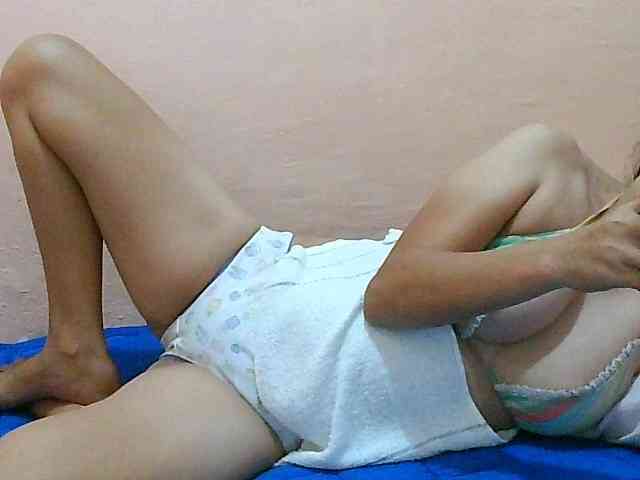 Yummyflirttits69 webcam