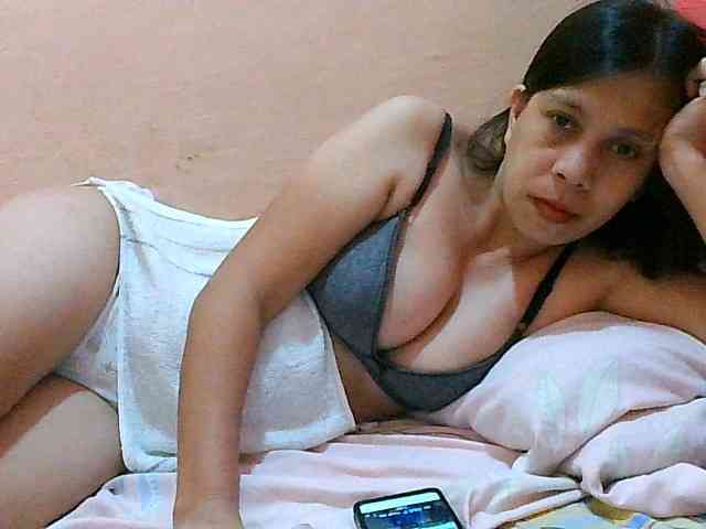 Yummyflirttits69 webcam