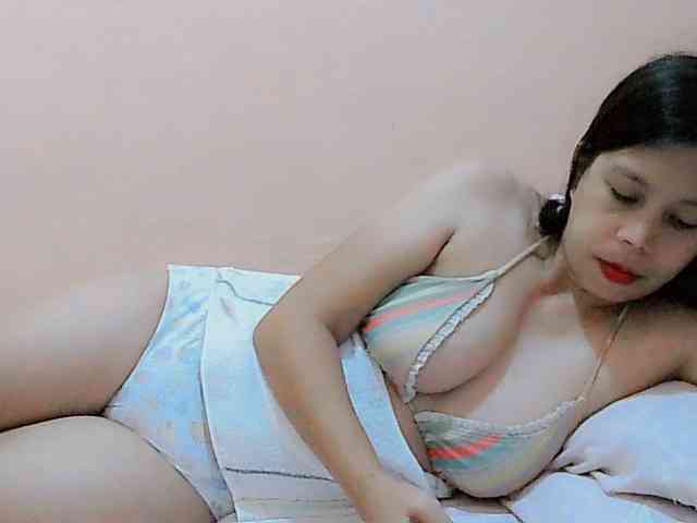 Yummyflirttits69 webcam
