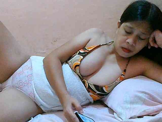Yummyflirttits69 webcam