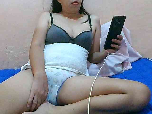 Yummyflirttits69 webcam