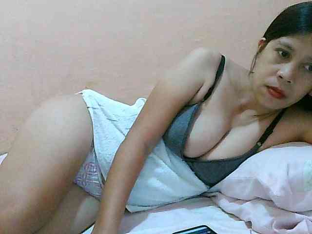 Yummyflirttits69 webcam