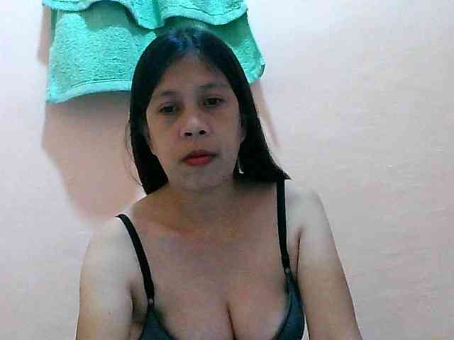 Yummyflirttits69 webcam