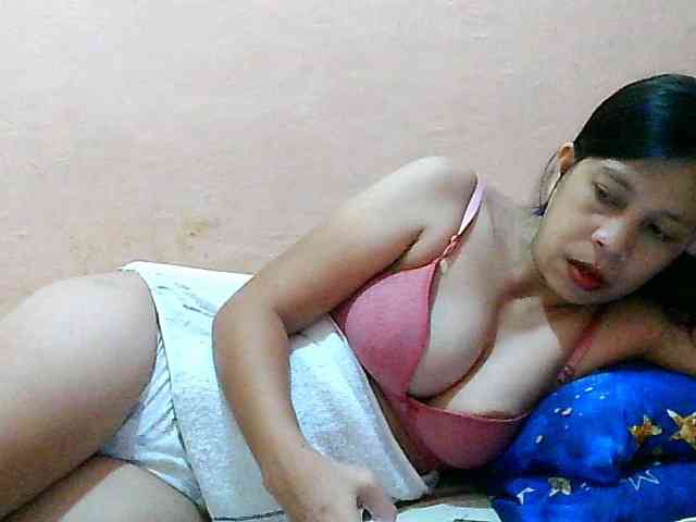 Yummyflirttits69 webcam