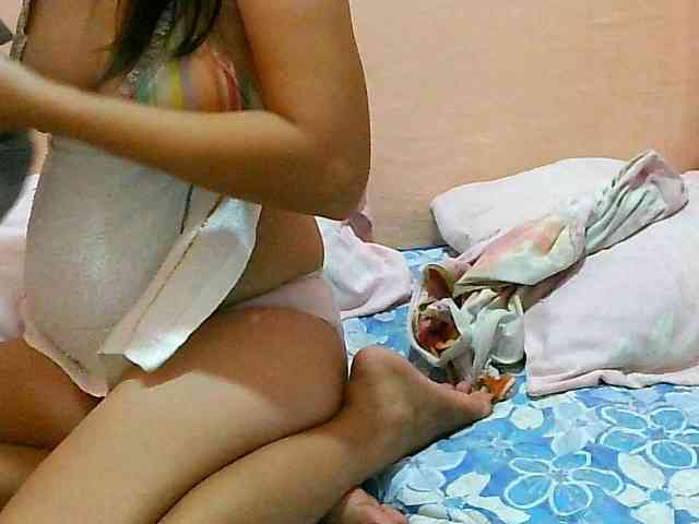 Yummyflirttits69 webcam