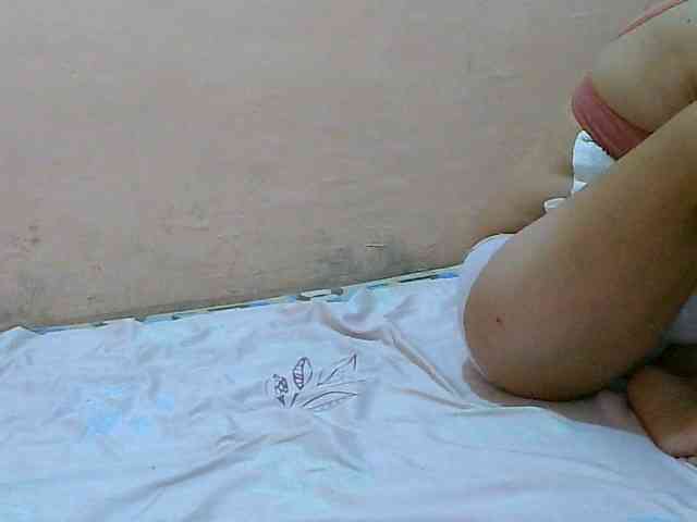 Yummyflirttits69 webcam