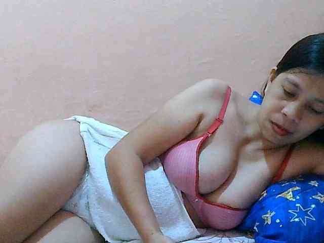 Yummyflirttits69 webcam