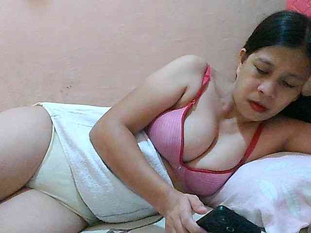 Model: Yummyflirttits69