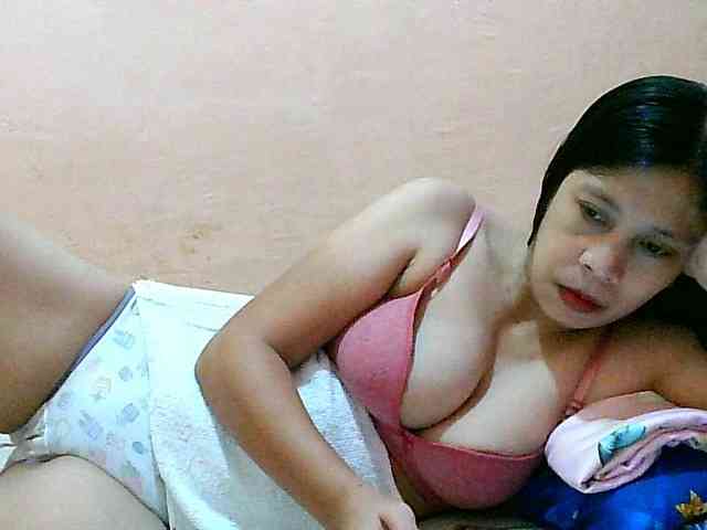 Yummyflirttits69 webcam