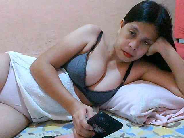 Yummyflirttits69 - Girl 