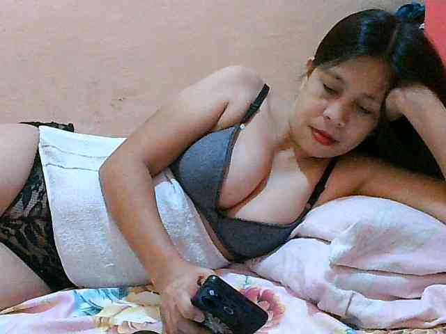 Yummyflirttits69 webcam
