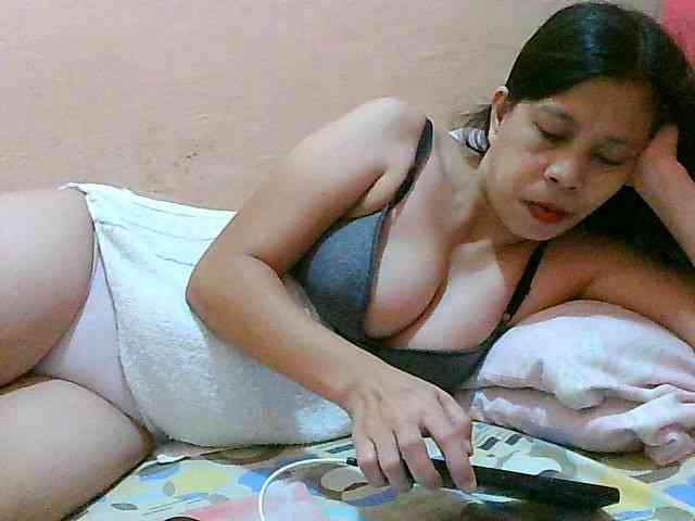 Yummyflirttits69 webcam