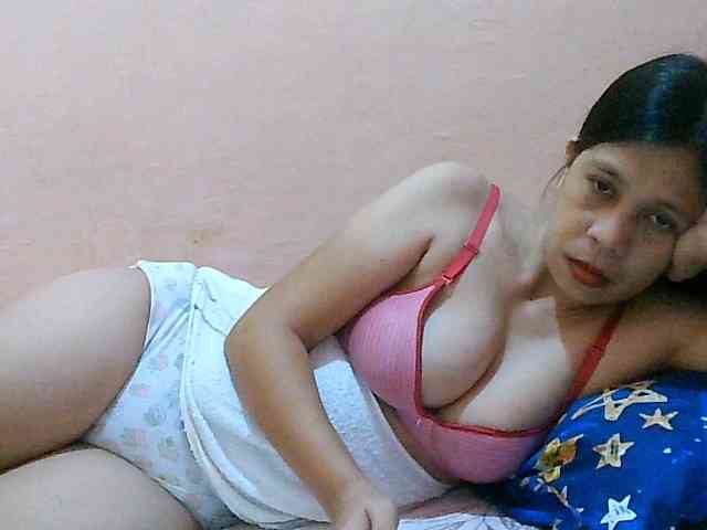 Yummyflirttits69 webcam