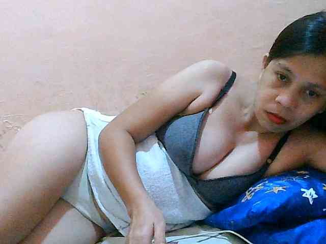 Yummyflirttits69 webcam