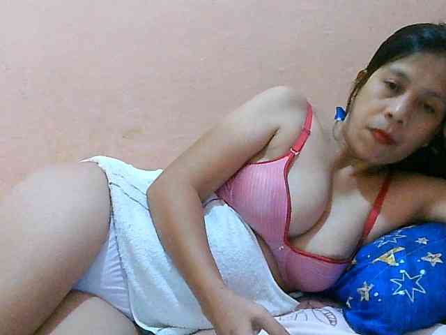 Yummyflirttits69 webcam