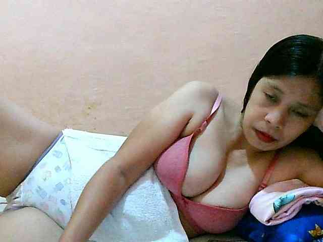 Yummyflirttits69 webcam