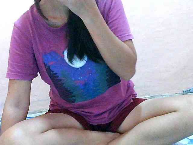 Yummyflirttits69 webcam