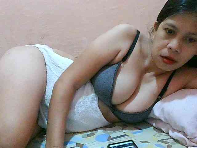 Yummyflirttits69 webcam