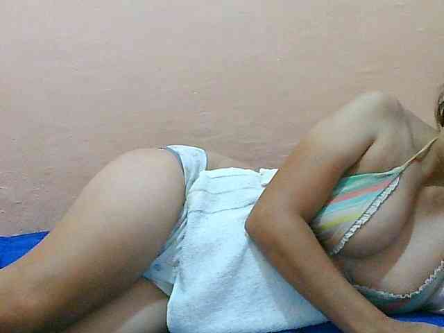 Yummyflirttits69 webcam