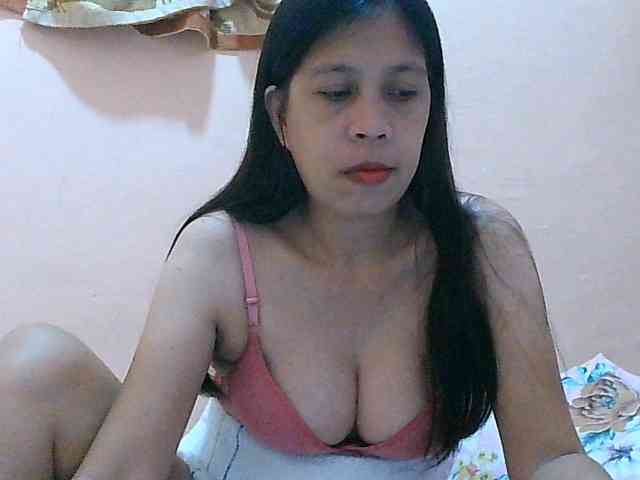 Yummyflirttits69 webcam